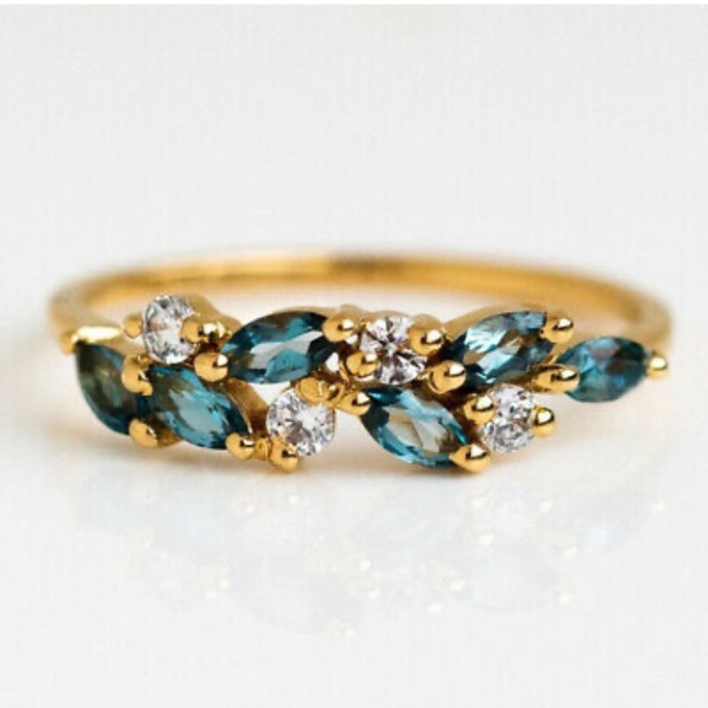 - NWT 18k GOLD PLATED TWO TONE RING